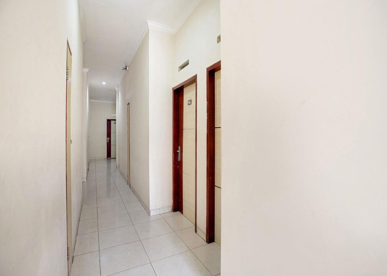 Oyo 2554 Hotel Arimbi Lama Dewi Sartika Bandung Exterior photo