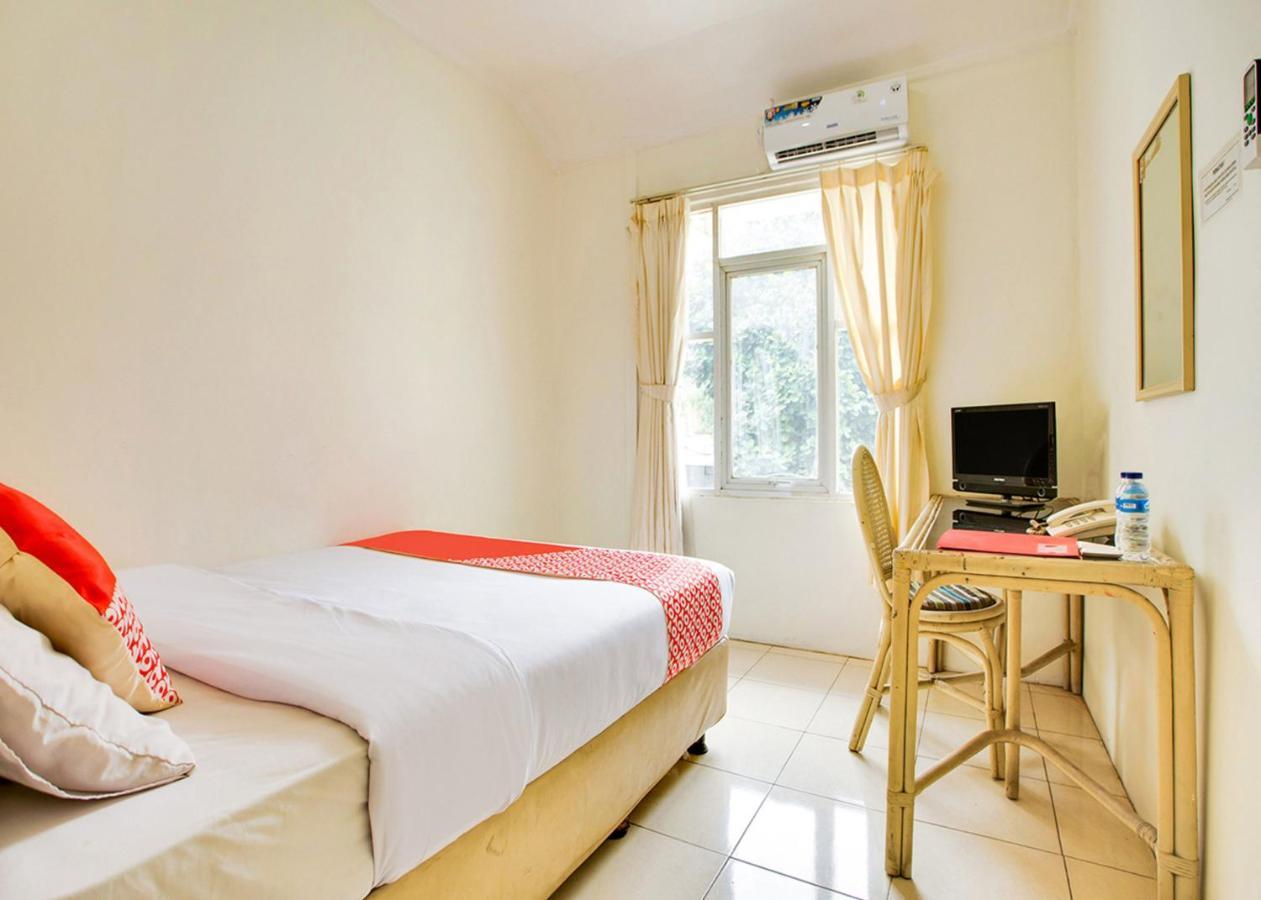 Oyo 2554 Hotel Arimbi Lama Dewi Sartika Bandung Exterior photo